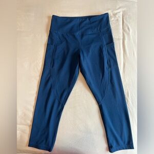 ZYIA Capri Navy Leggings with Side Pockets